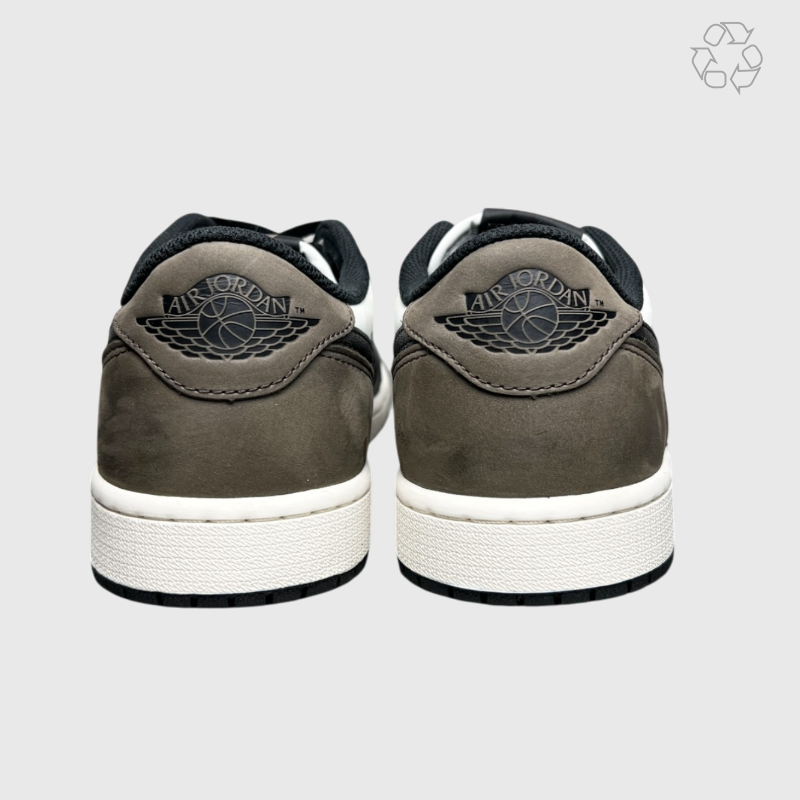 Air Jordan 1 Retro Low OG 'Mocha' Size 9.5 Pre-Owned