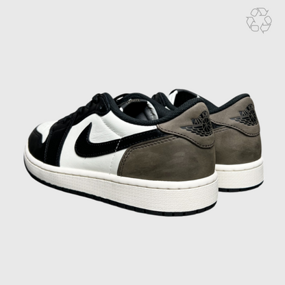 Air Jordan 1 Retro Low OG 'Mocha' Size 9.5 Pre-Owned