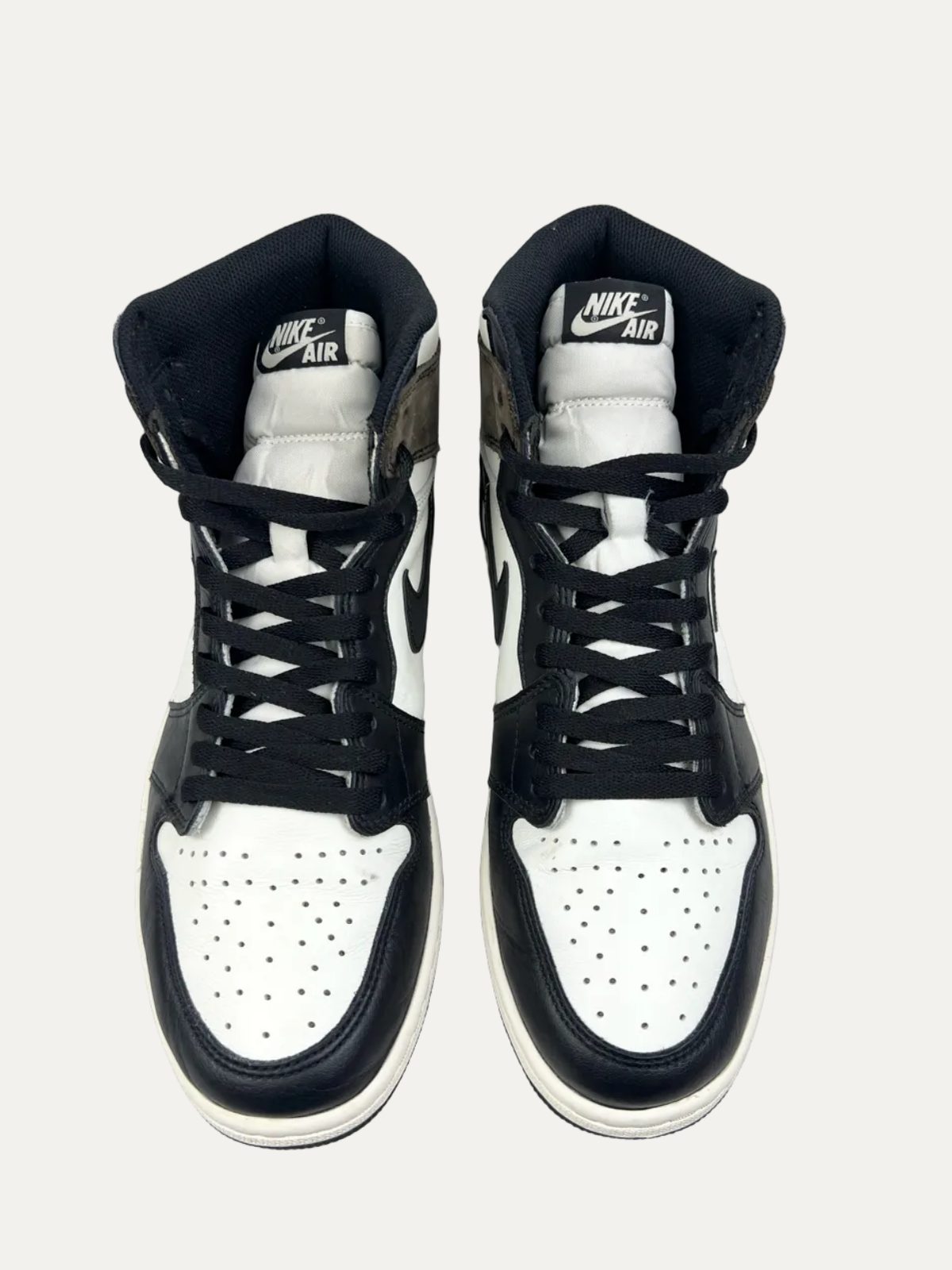 Air Jordan 1 Retro High OG 'Dark Mocha' 555088-105 Size 11 Pre-Owned