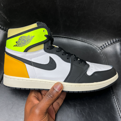 Air Jordan 1 Retro High OG 'Volt Gold' FW21 Size 10.5 Pre-Owned