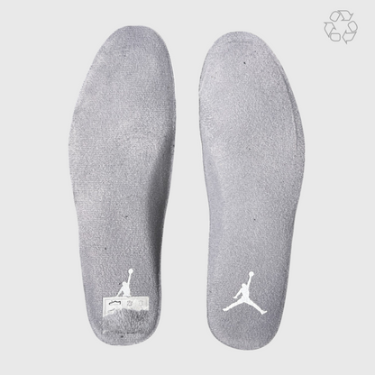 2021 Air Jordan 11 Retro 'Cool Grey' Size 9.5 Pre-Owned