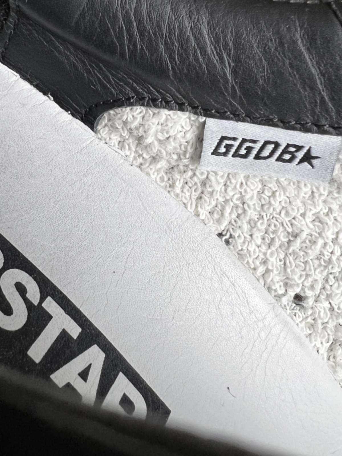 Golden Goose Wmns Superstar 'Black/Perforated Star' Size 39 Pre-Owned